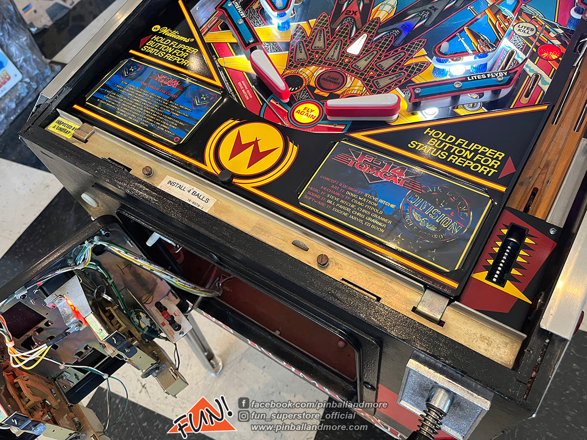 F-14 Tomcat Pinball Machine