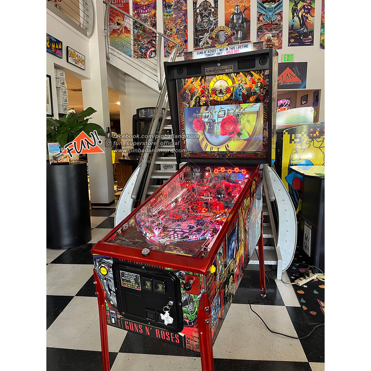 Guns N' Roses (Limited Edition #2714) Pinball Machine