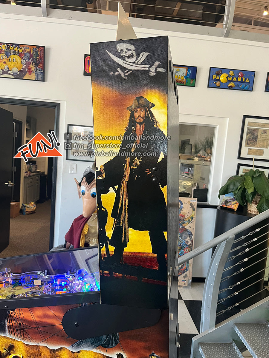 Pirates of the Caribbean Pinball Machine - HUO