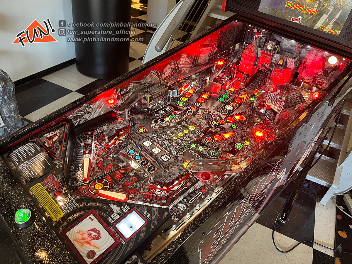 Elvira's House of Horrors (Blood Red Kiss Limited Edition #164) Pinball Machine w/Topper