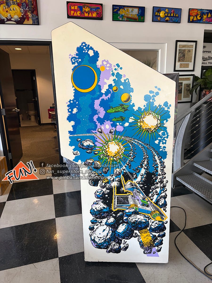 1981 Atari Asteroids Deluxe Arcade Game (Restored)