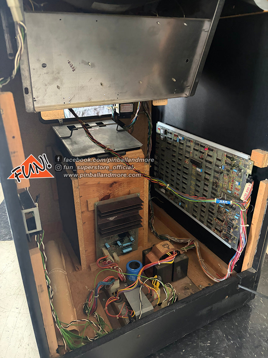 1981 Atari Asteroids Deluxe Arcade Game (Restored)