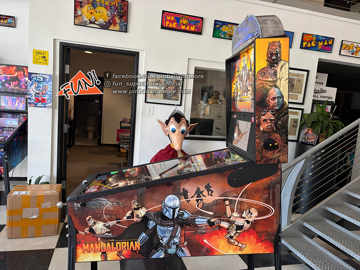The Mandalorian (Premium) Pinball Machine w/Topper!