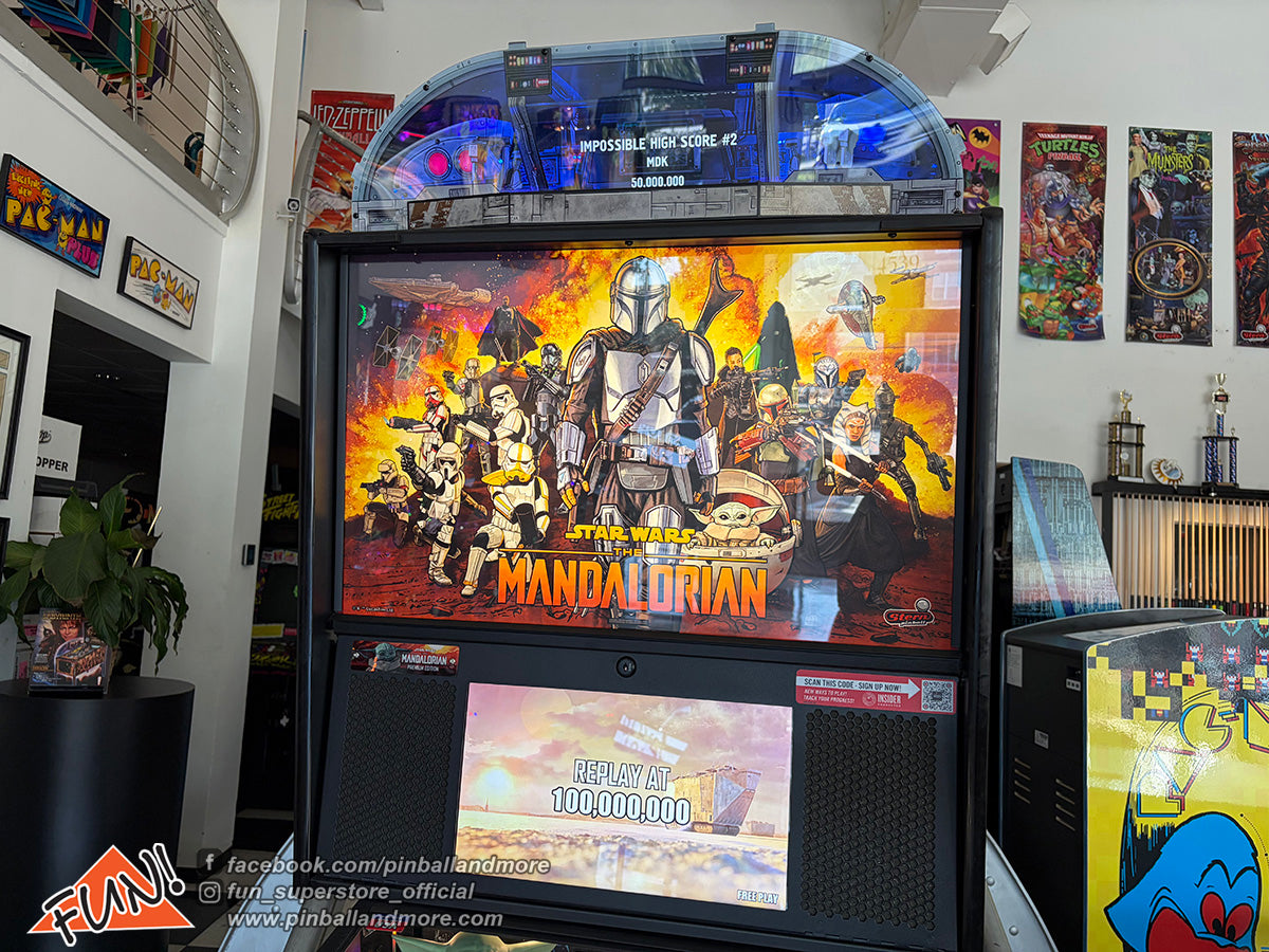 The Mandalorian (Premium) Pinball Machine w/Topper!