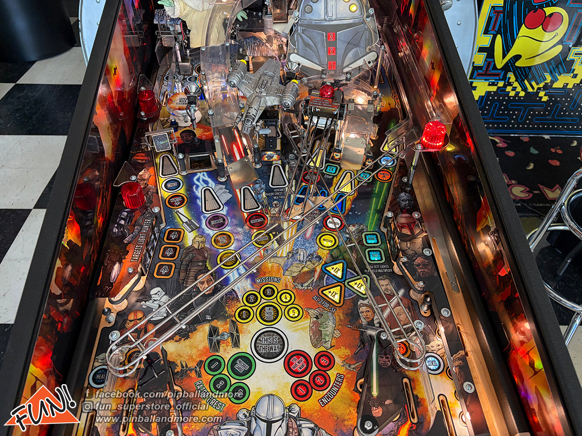 The Mandalorian (Premium) Pinball Machine w/Topper!