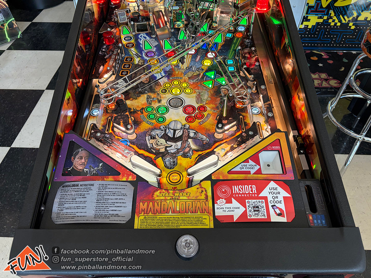 The Mandalorian (Premium) Pinball Machine w/Topper!