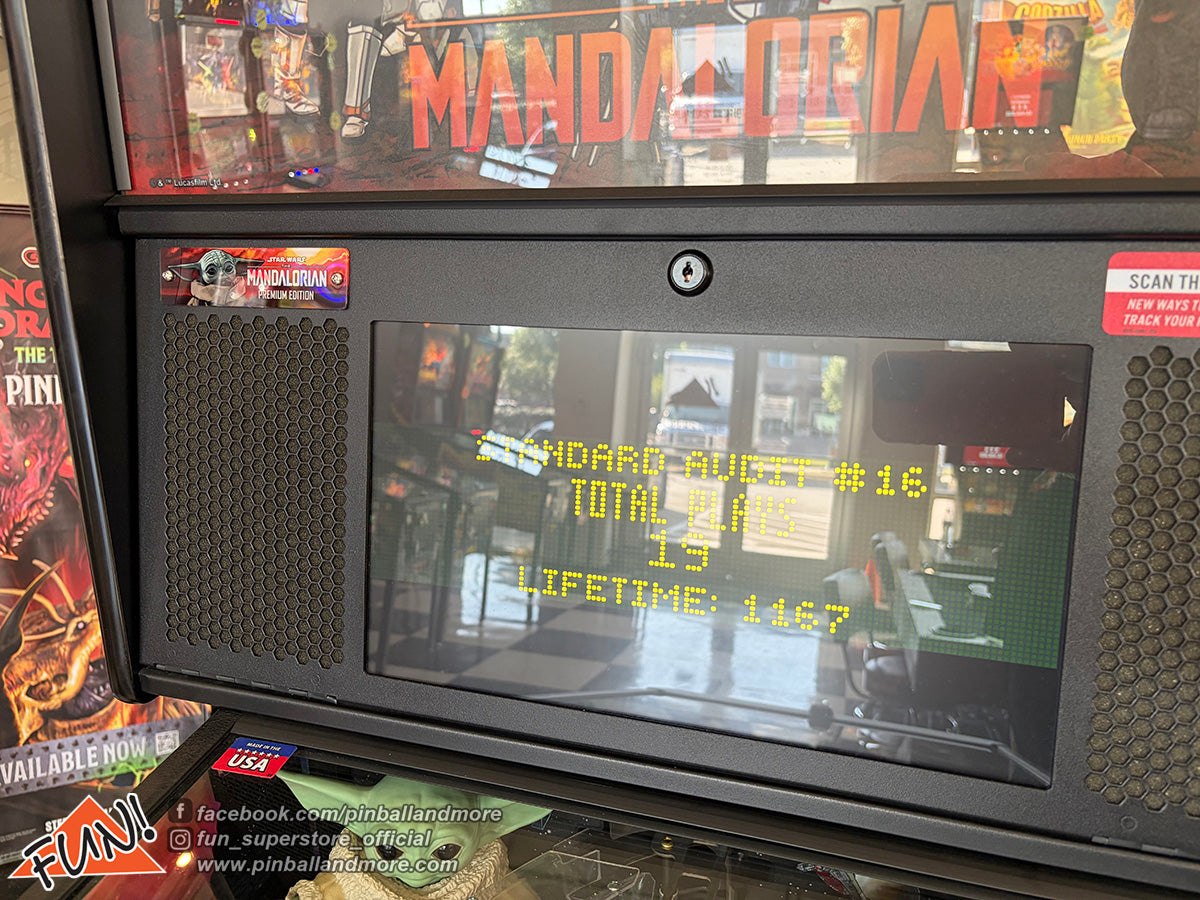 The Mandalorian (Premium) Pinball Machine w/Topper!