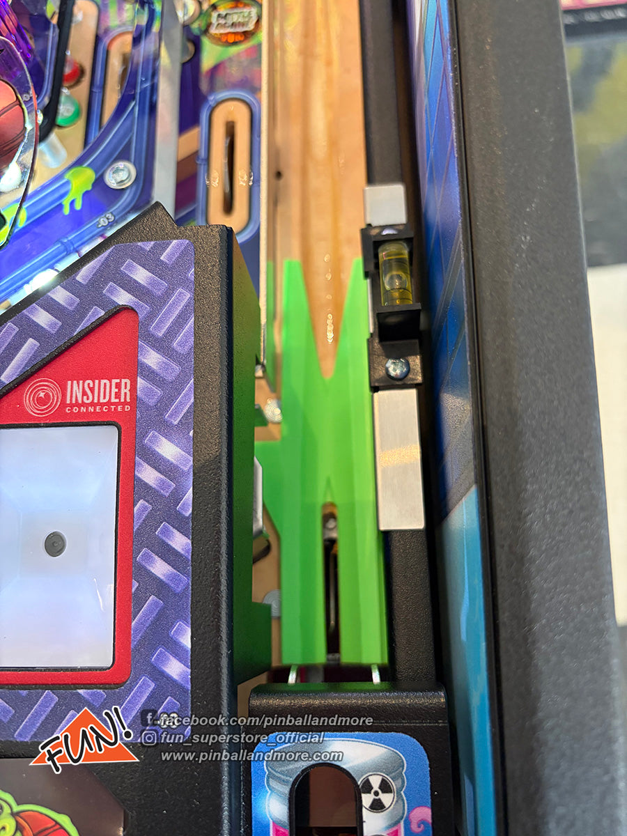 Teenage Mutant Ninja Turtles (Premium) Pinball Machine w/extras!