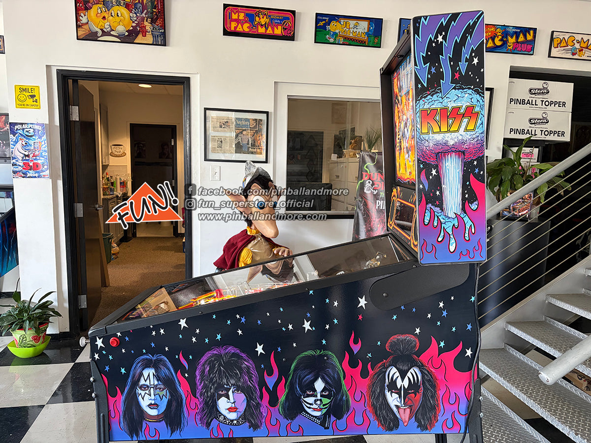 KISS (Pro) Pinball Machine w/extras!