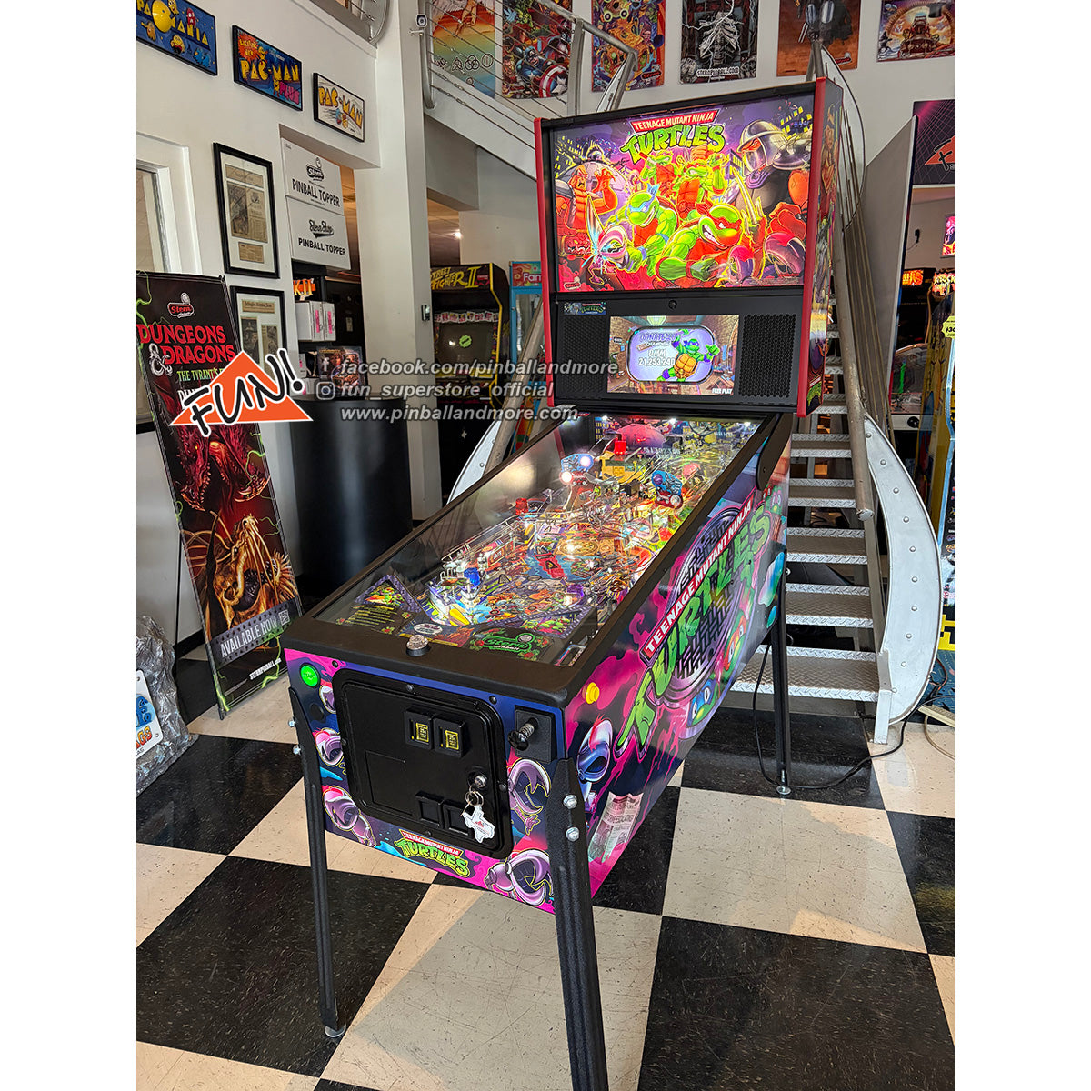 Teenage Mutant Ninja Turtles (Premium) Pinball Machine w/extras!