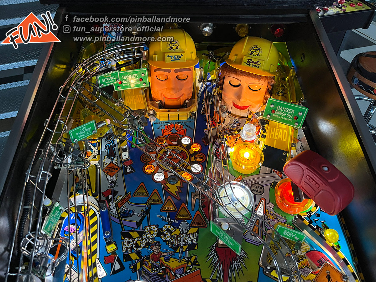 Red & Ted's Roadshow Pinball Machine